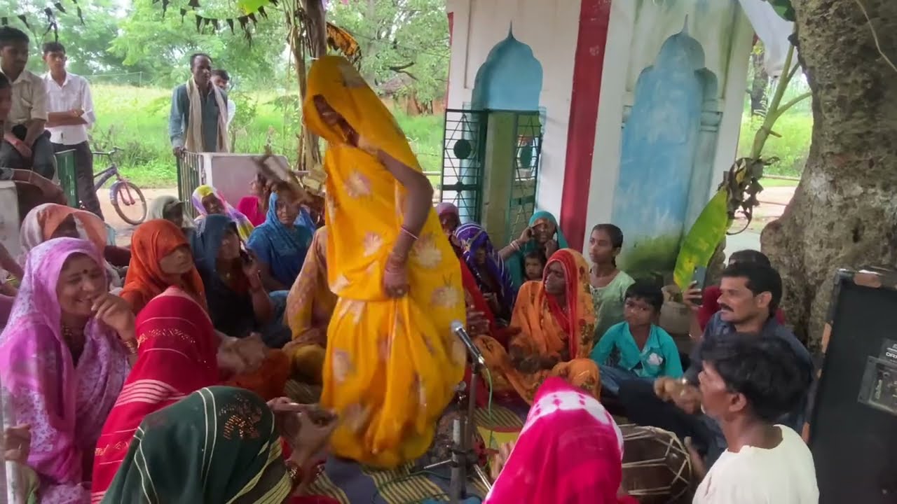 गनेश भजन //हमारे छोटे से गढ़राज ,गोद गिरिजा की खेले रे //सिंगपुर 