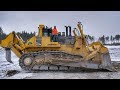 Massive Komatsu D475A dozer pushing overburden