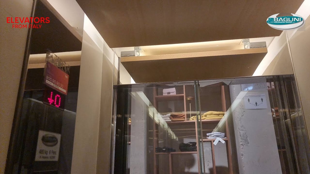 2016 Baglini hydraulic elevator@Benetton Trevi D.Store, Rome, Italy