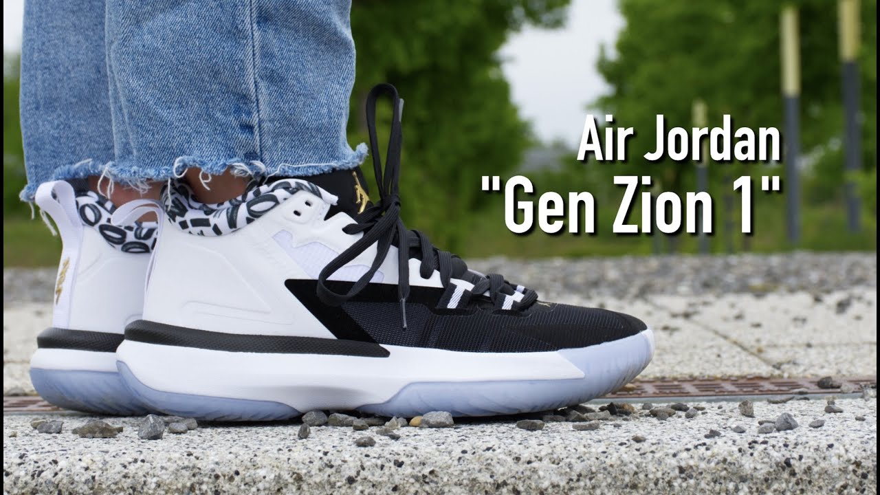 nike tailwind iv on feet