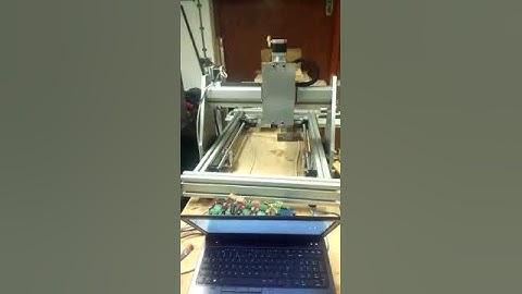 Eerste bewegingen CNC router / First moves diy CNC router