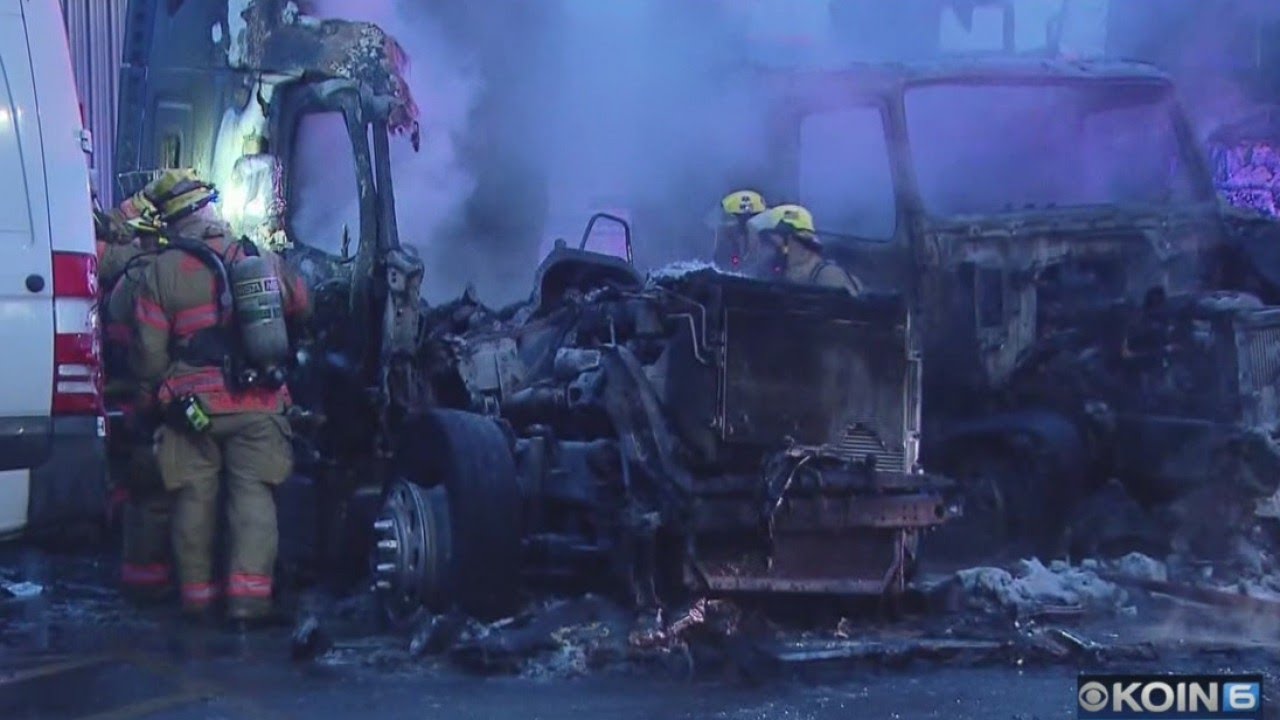 Fire destroys 3 semi-trucks in SE Portland - YouTube