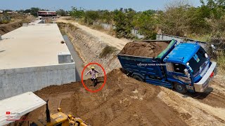 Ep4_Safety Fails At Work The Northern Of Drain​ Sewer Filling Space By Us Sand With Skill DozerTruck