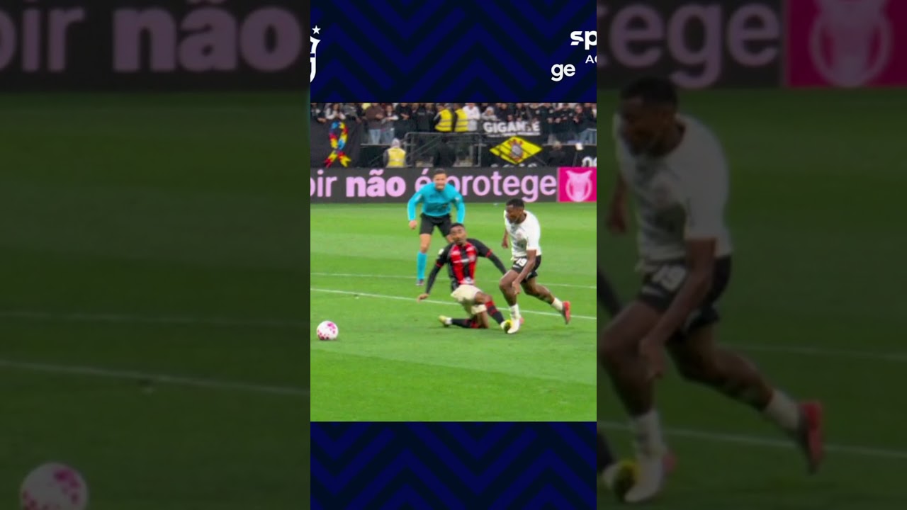 PÊNALTI PARA O CORINTHIANS! APÓS CONSULTAR O VAR, ÁRBITRO MARCA IRREGULARIDADE  | #shorts | ge.globo