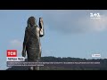 У Словенії відкрили нову бронзову скульптуру Меланії Трамп