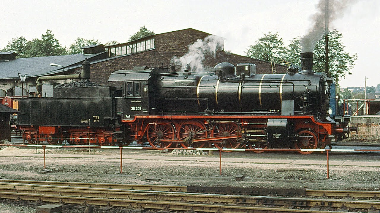 38 205 Mit den sächsischen Rollwagen über das Markersbacher Viadukt