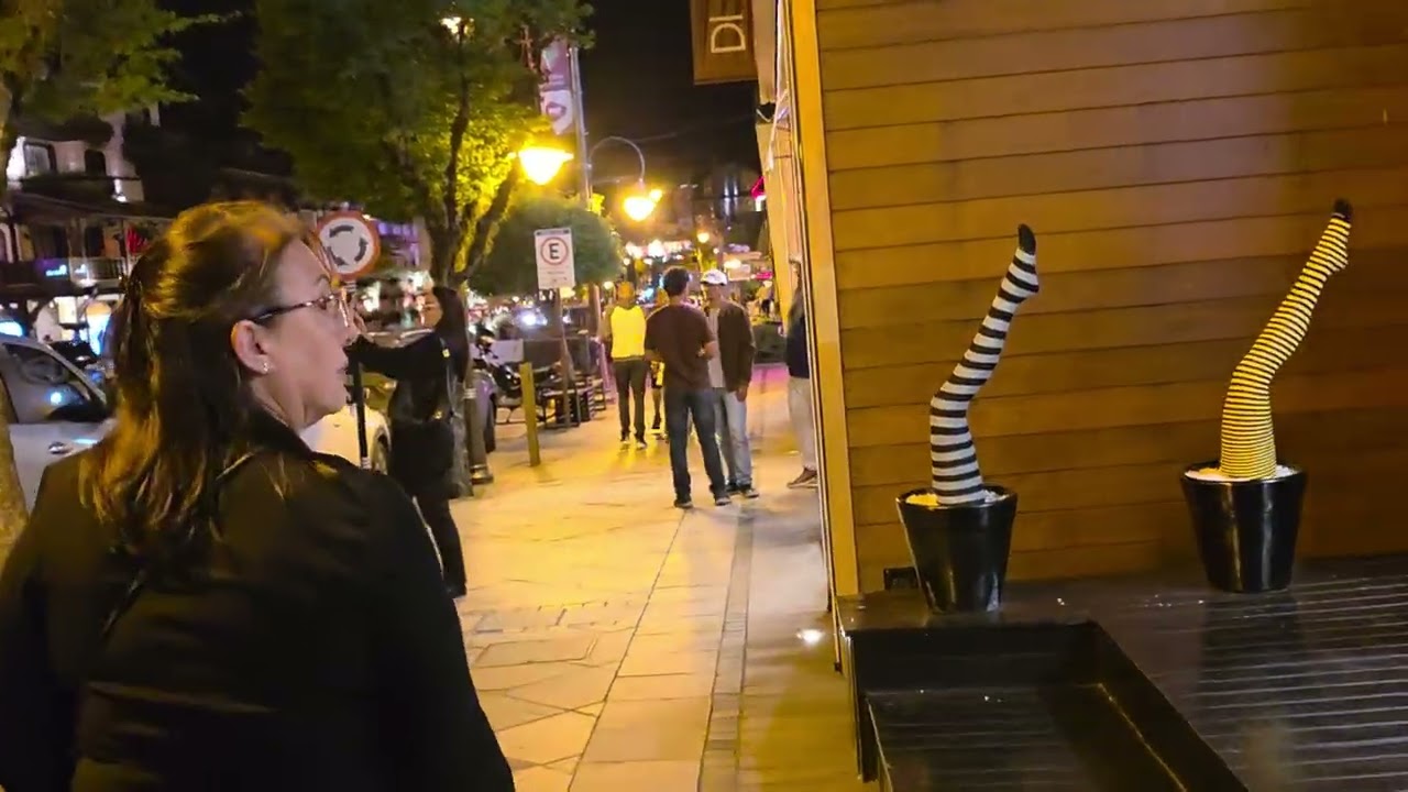 Gramado à noite 02/26