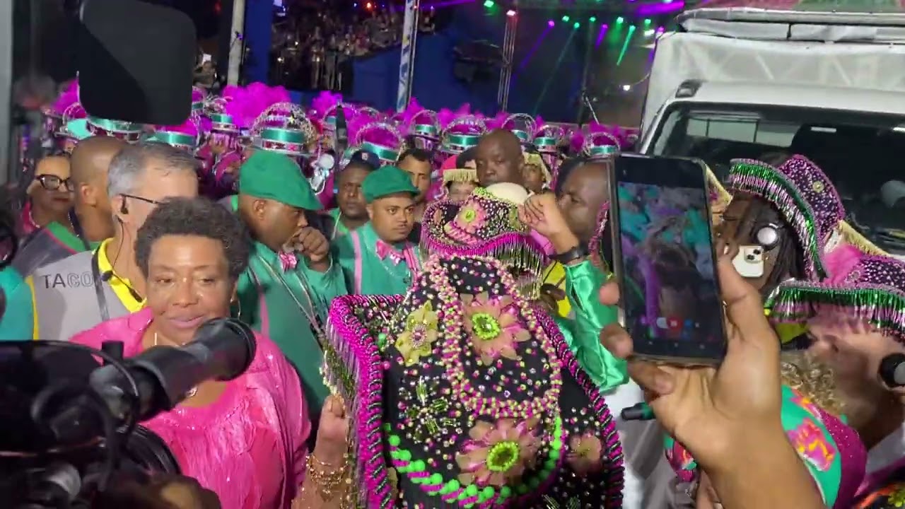 MANGUEIRA 2024 | ARRANCADA NO DESFILE OFICIAL