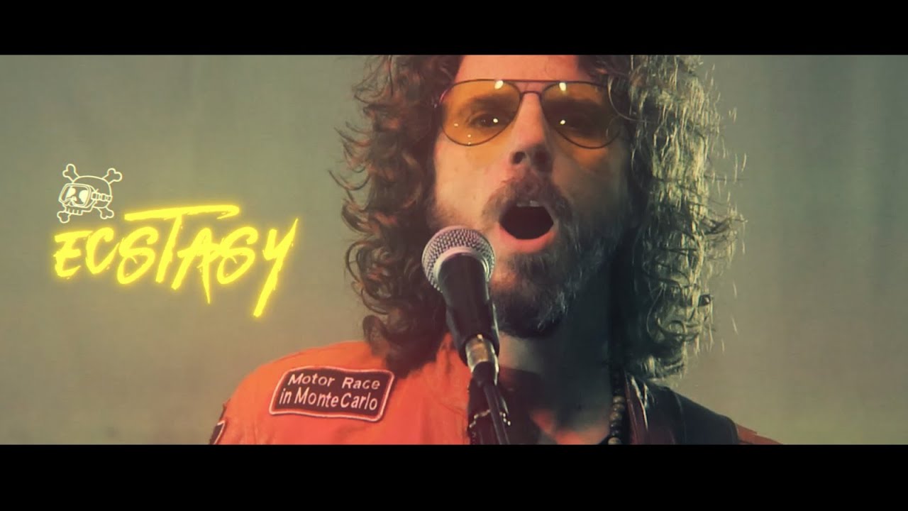 Freedivers - Ecstasy (Official video) adlı videoyu YouTube'da izle Freedivers - Ecstasy (Official video) adlı videoyu YouTube'da izle
