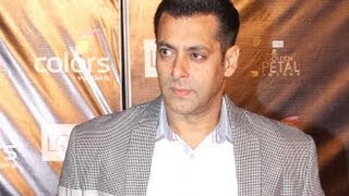 Salman Khan walks the Red Carpet of Golden Petal Awards 2012