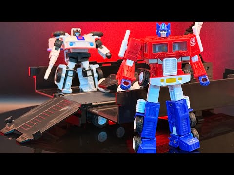 Transformers Exclusive: Breakfast Time Optimus Prime & Cereal Jazz 