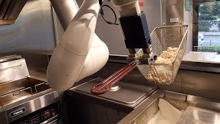 로봇이 튀기는 치킨 전문점 / chicken fried by robot / korean street food