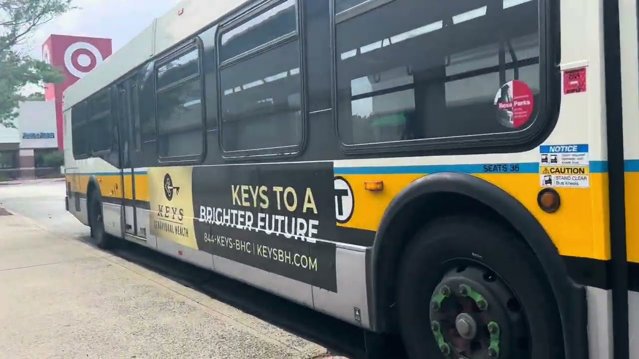 Yoshi & Archie: Beachstone | Yoshi’s Ride Series {S55-E14} - Riding the 132 🚌 - {MBTA}