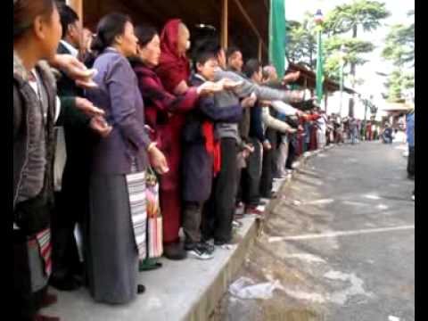 Hymne Tibtain (Tibetan National Anthem)  Dharamsal...