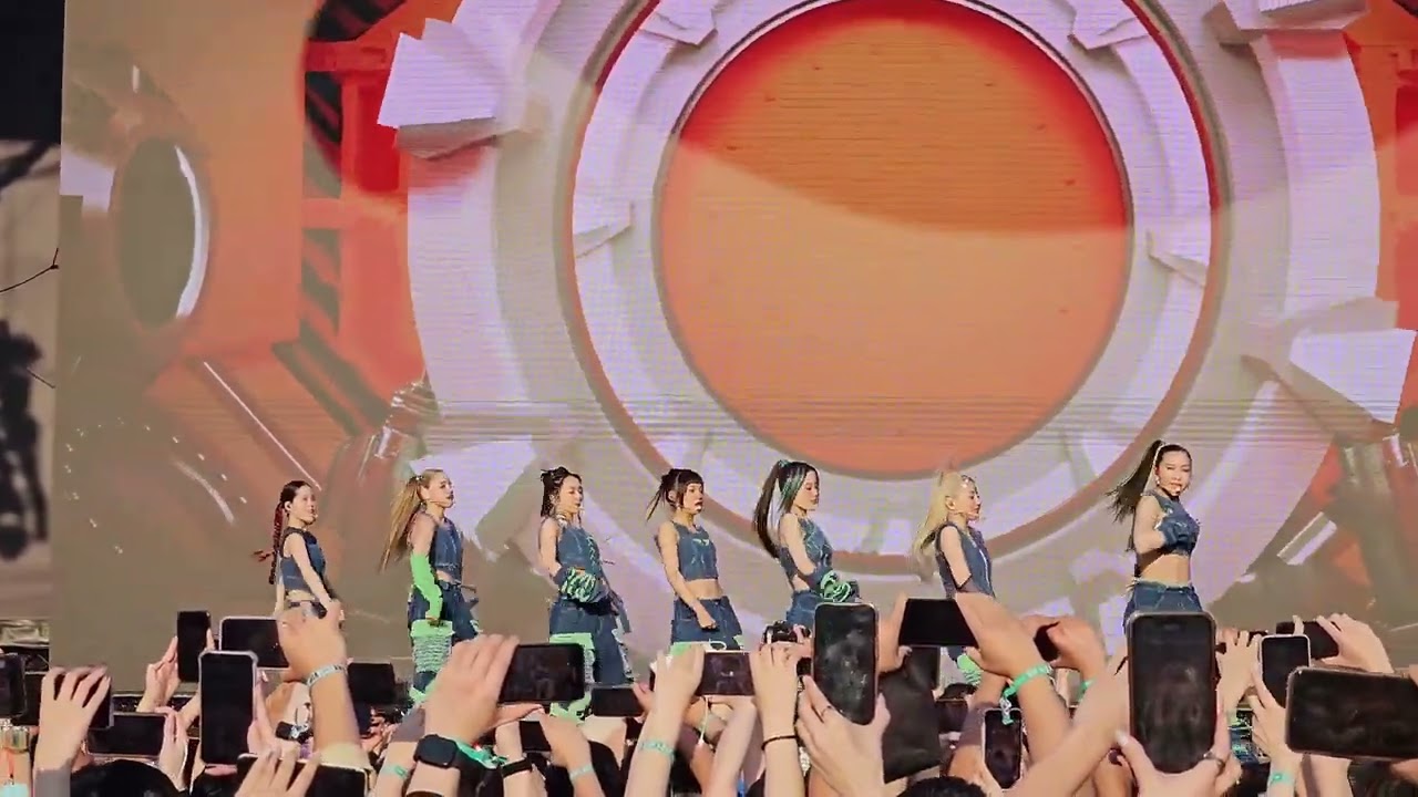 230521 XG - LEFT RIGHT Fancam at Head In The Clouds in NY 2023