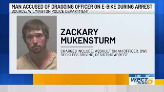 Mann aus Wilmington beschuldigt, Polizisten bei Trunkenheitsfahrt auf E-Bike 4,5 Meter mitgeschle...