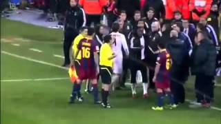 ضرب سرجيو راموس لاعبين برشلونة Sergio Ramos hit the Barcelona players