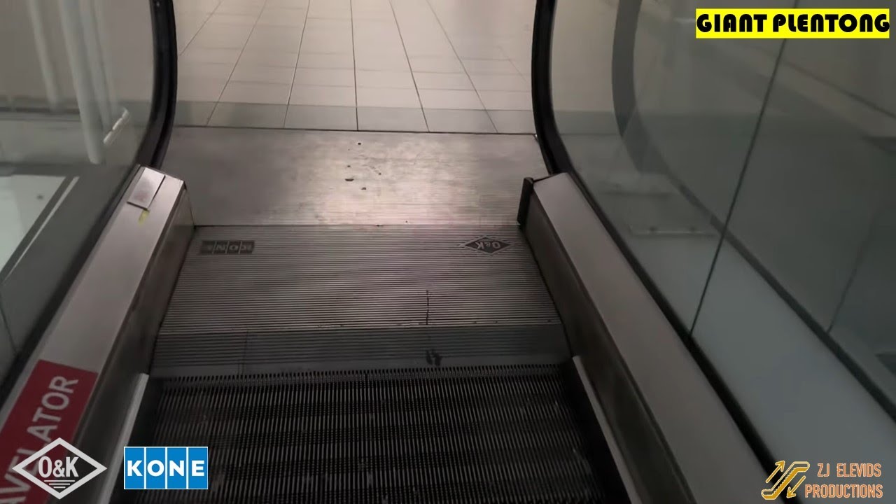 RARE Not Working 1997 O&K KONE Travelators at Giant Plentong, Johor, Malaysia.