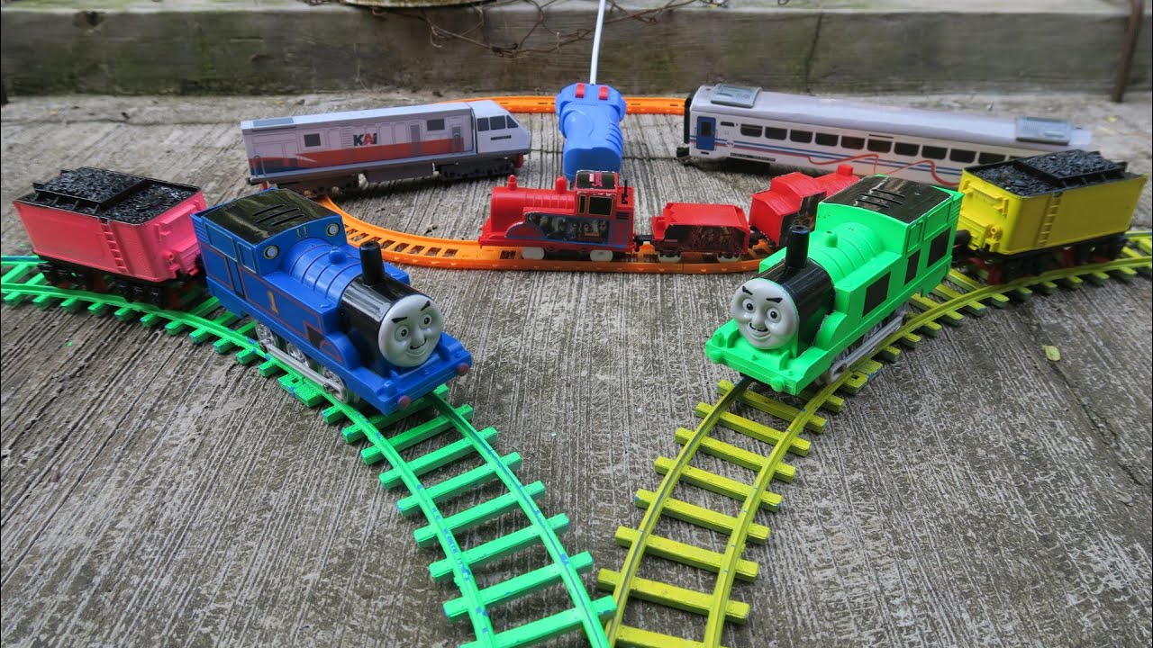 Menemukan Kereta dan ada Kereta Bisa Mundur