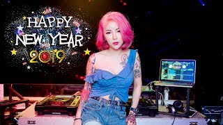 សម្រាប់អ្នកឆ្លងឆ្នាំនៅផ្ទះ - Happy New Year 2019 and Countdown at Home - NonStop Remix for Party