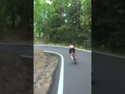 😱QUELLE FRAYEUR ! Elisa Longo Borghini frôle le drame sur le Giro 2023 #shorts #cycling #giro #fail