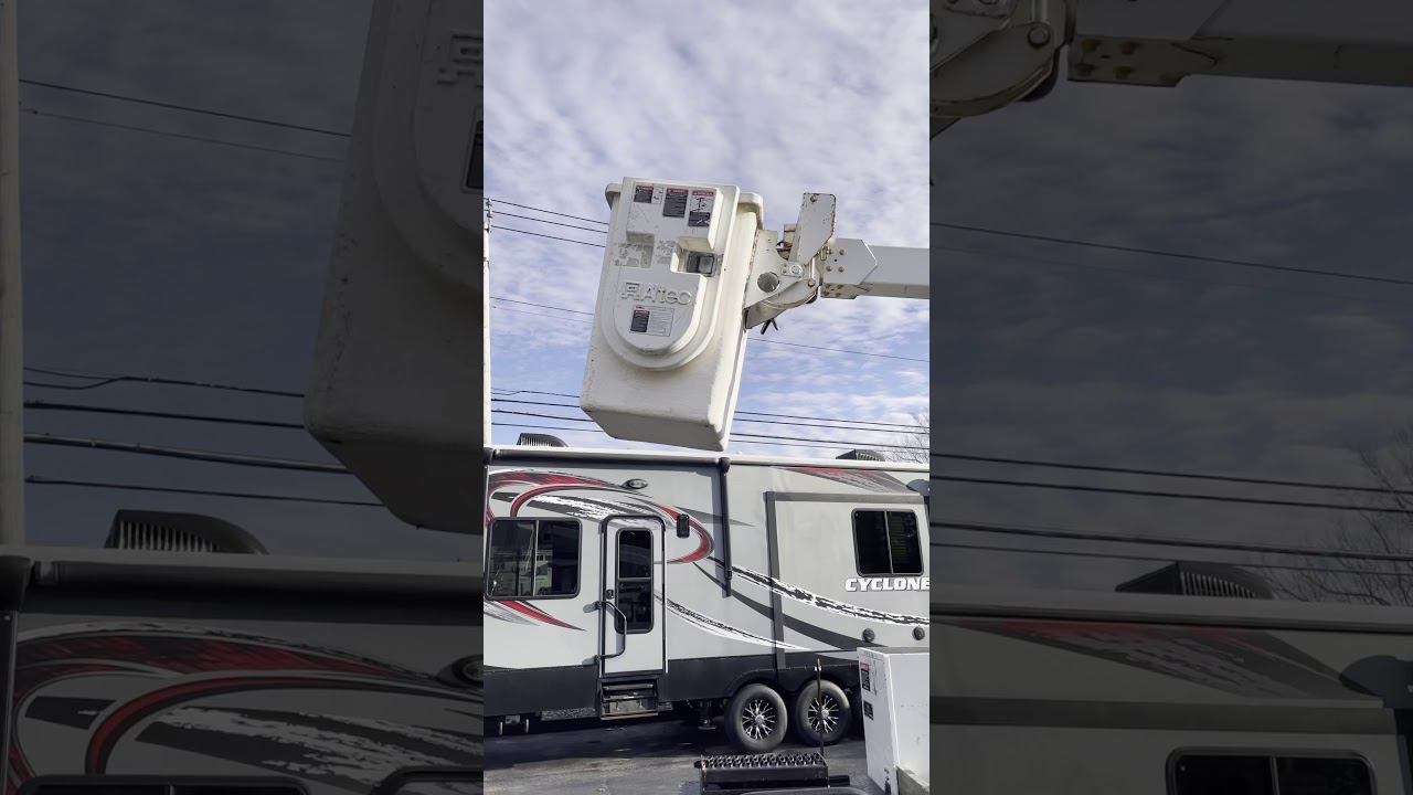 2011 Ford F550 Bucket Truck