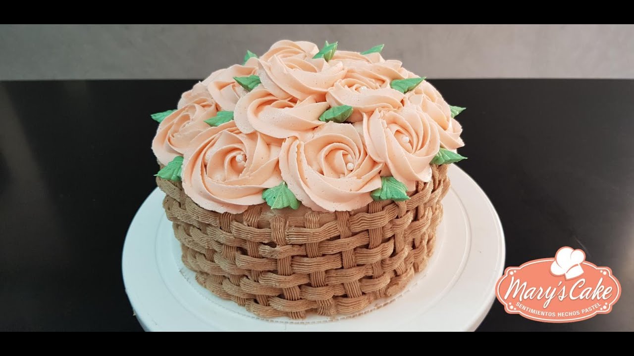 Pastel Decorado de Canasta con Rosas