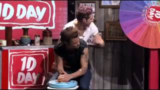 1D DAY HARRY MAKING POTTERY!!!