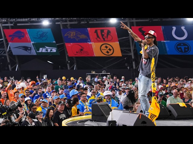 Wiz Khalifa Performs 