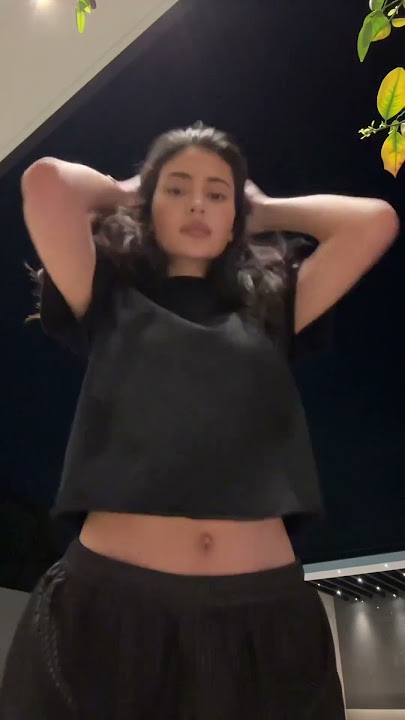 Kylie Jenner Sexy story #kyliejenner #kyliejennerlipchallenge #shorts #reels