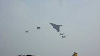 Sanicole 2009 Avro Vulcan And 4 F16S Flyby