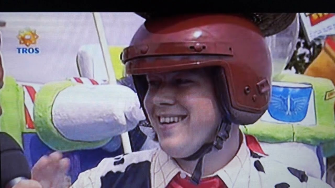 Ter land ter zee en in de lucht met fiets hem erin vanuit Hillengom jaar 2005