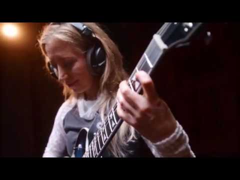 Supro Conquistador & Clermont Semi-Hollowbody Guitar demo by Ford Thurston feat. Beth Garner