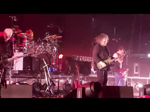 The Cure NEW SONG - A Fragile Thing - 4K (World Premiere) Milano Mediolanum Forum Assago 04/10/2022