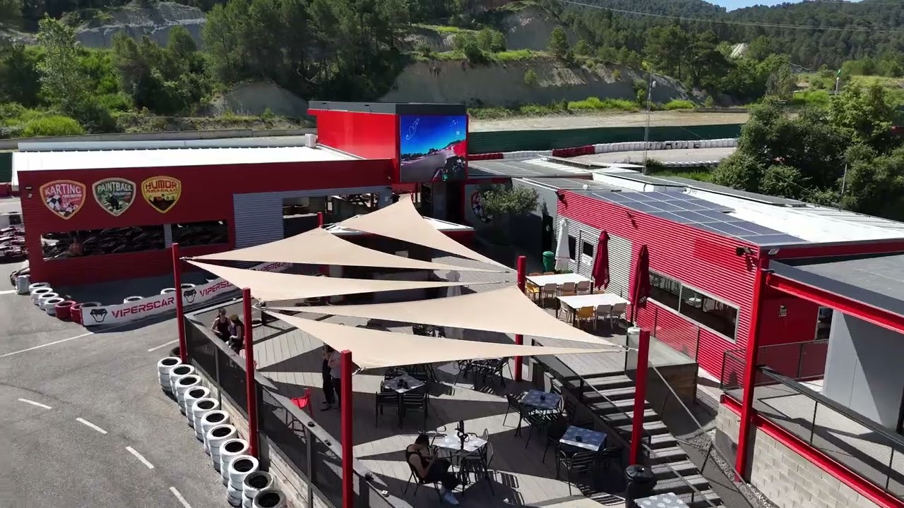 Vista aèria espectacular de Karting, Humor Amarillo i Paintball Castellolí