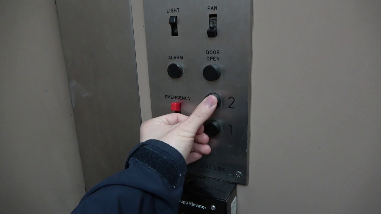 A listen to the relays and ride on this awesome Vintage ESCO Elevator from 1959! YouTube