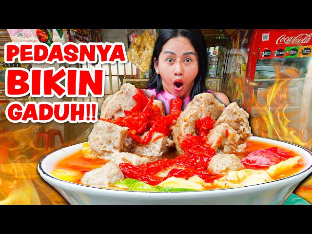 SERAM!! MUKBANG BAKSO JELETOT  DEPAN TAMAN KUBURAN!! PEDASNYA NGGAK ADA OBENG!! class=