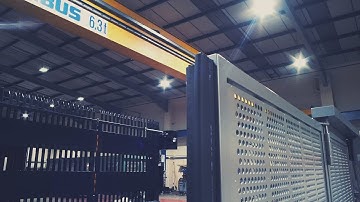 Trackless Bi-Folding Gate - CSG 10604