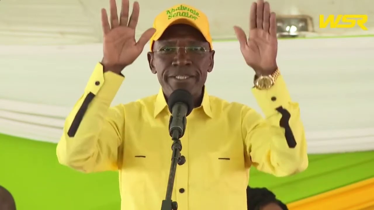 HILARIOUS BONI KHALWALE CRACKS UP DP RUTO IN KAKAMEGA!!