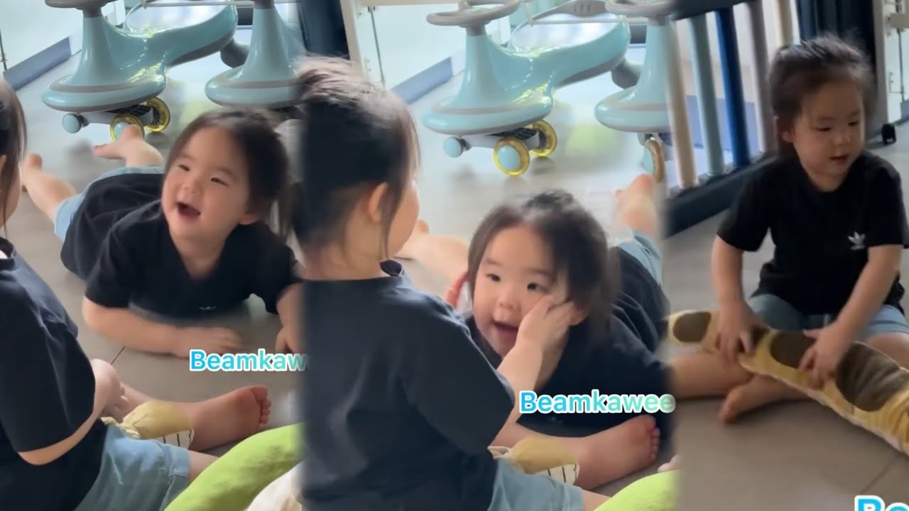 พี่วาชวนอัญญาขึ้นรถไฟฉึกฉัก อัญญากำลังว่าน้ำบนพื้นอยู่ค่ะ