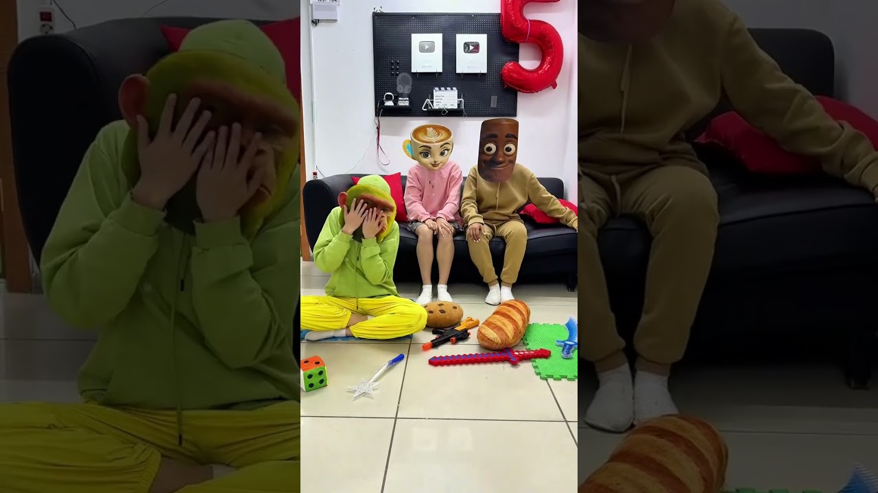 ШИМПАНЗИНИ БАНАНИНИ ХОТЯТ ОРУЖИЕ 