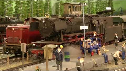 Railway Modelling with Steam Trains (鉄道模型) and Steam Locomotives (蒸気機関車) in 1/32 Scale