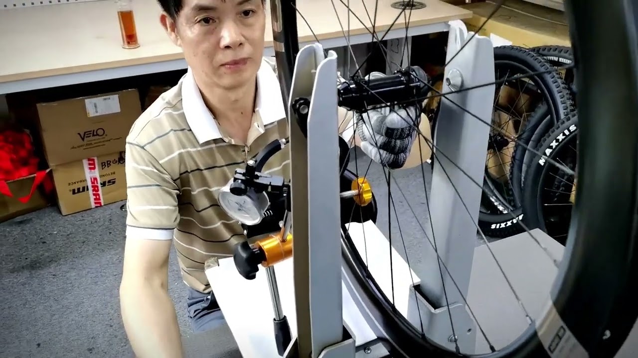 New wheel set - 21mm inner width, 52mm depth - Brushed Silver logo