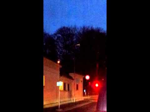 Wideo: Czy światła uliczne świecą się przez całą noc?
