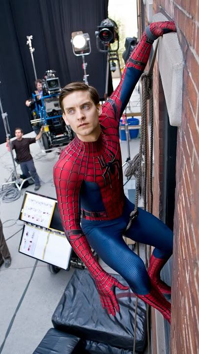 No CGI?! Tobey Maguire Really Climbed That Wall in Spider-Man!