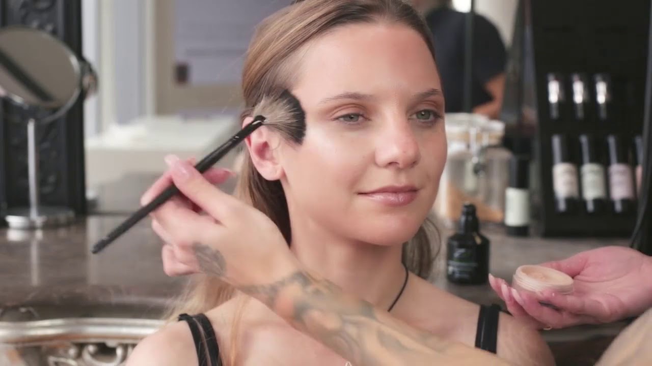 This Might Be The Easiest All Natural Contouring Ever