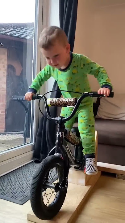Baby Fabio Wibmer bike rider on manual machine?!