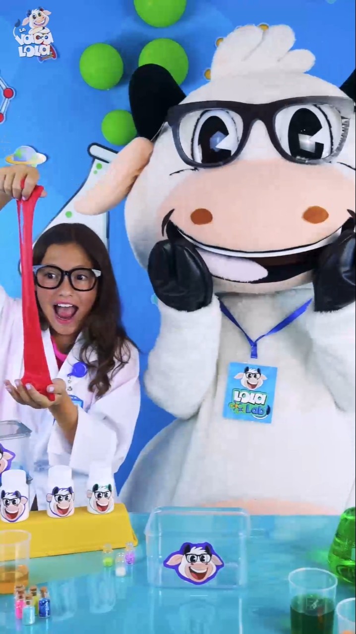 Los Colores Primarios con Slime ??? Aprende y Mezcla con La Vaca Lola! #Shorts
