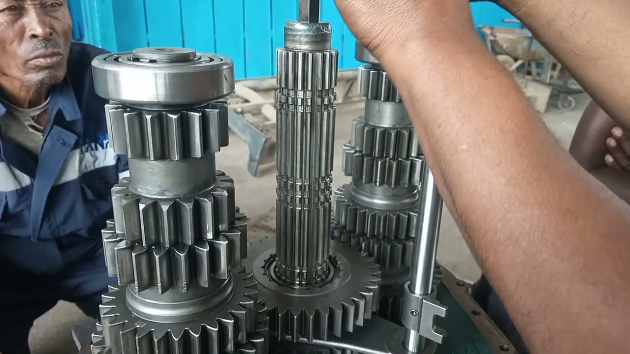 SINO TRACK gear box rebuild part1