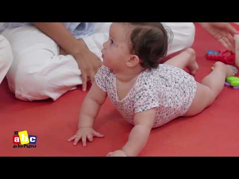 Vídeo: ¿Cuándo Se Arrastran Los Bebés? Promedios Y Si Debe Preocuparse